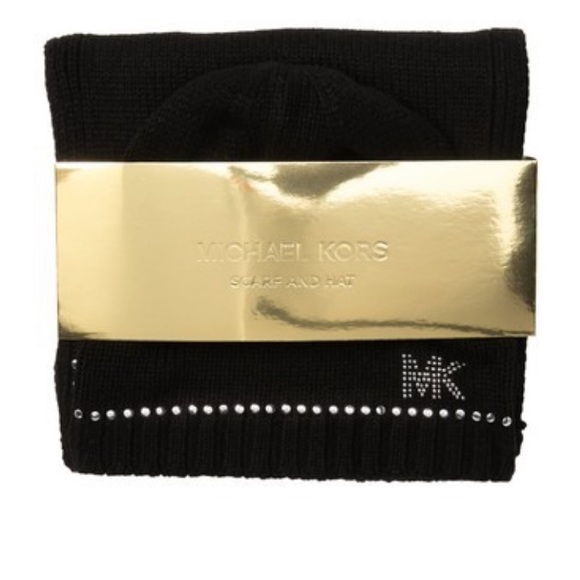 🆕MICHAEL KORS | Stud Scarf/Hat Set - Black/Silver - Picture 3 of 4